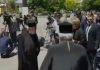 Κηδεία Μητσοτάκη: Όταν Νεοδημοκράτες χειροκροτούσαν τον τέως Βασιλιά και γιούχαραν τον Τσίπρα!