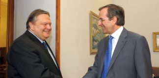Α. Σαμαράς: «Όσοι θέλουν συγκυβέρνηση με το ΠΑΣΟΚ είναι για να διασωθούν αυτοί που μας χρεοκόπησαν»