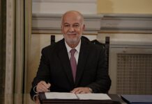 Φλωρίδης στο πλευρό Τριαντόπουλου με κυβερνητική κάλυψη