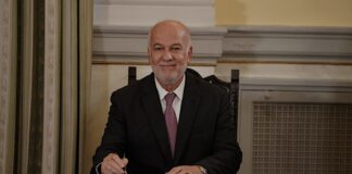 Φλωρίδης στο πλευρό Τριαντόπουλου με κυβερνητική κάλυψη